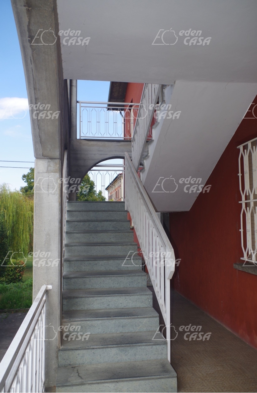 B42-070 - Busseto, bifamiliare 4 camere ingresso indipendente