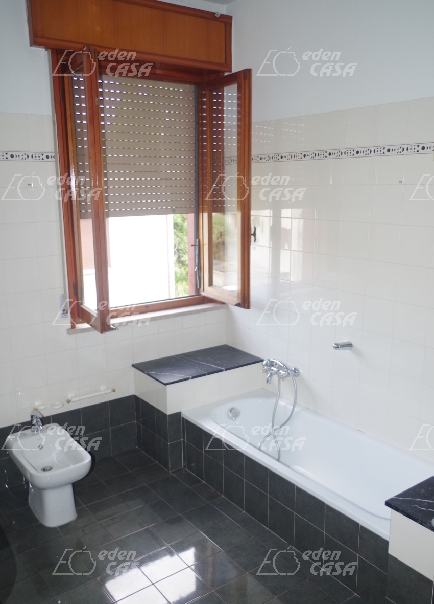 B42-070 - Busseto, bifamiliare 4 camere ingresso indipendente
