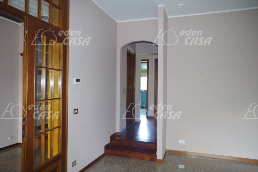 B42-070 - Busseto, bifamiliare 4 camere ingresso indipendente