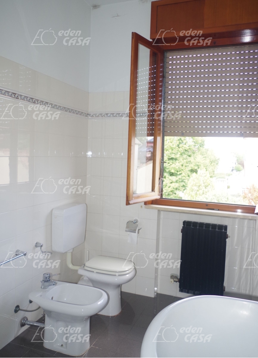 B42-070 - Busseto, bifamiliare 4 camere ingresso indipendente