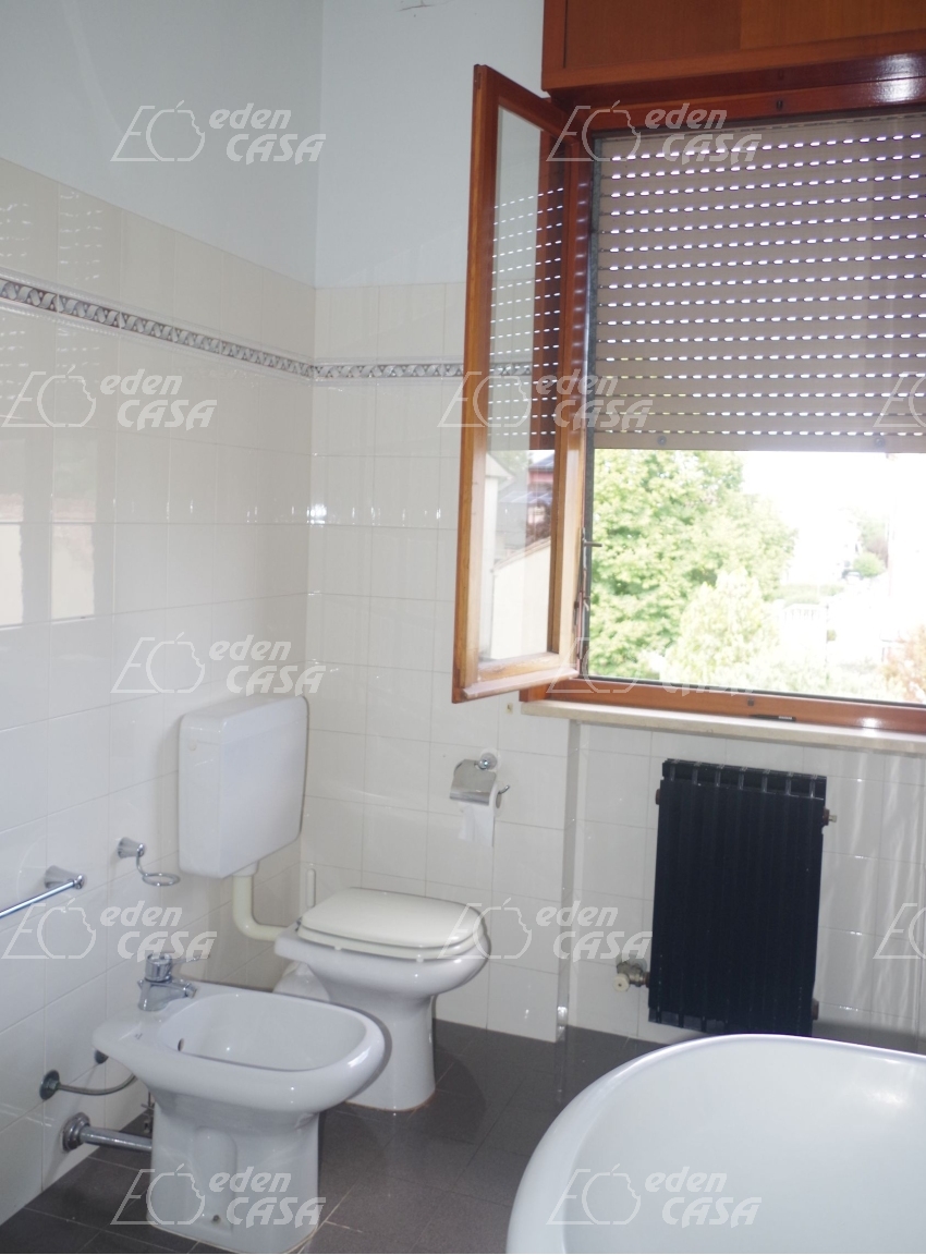 B42-070 - Busseto, bifamiliare 4 camere ingresso indipendente