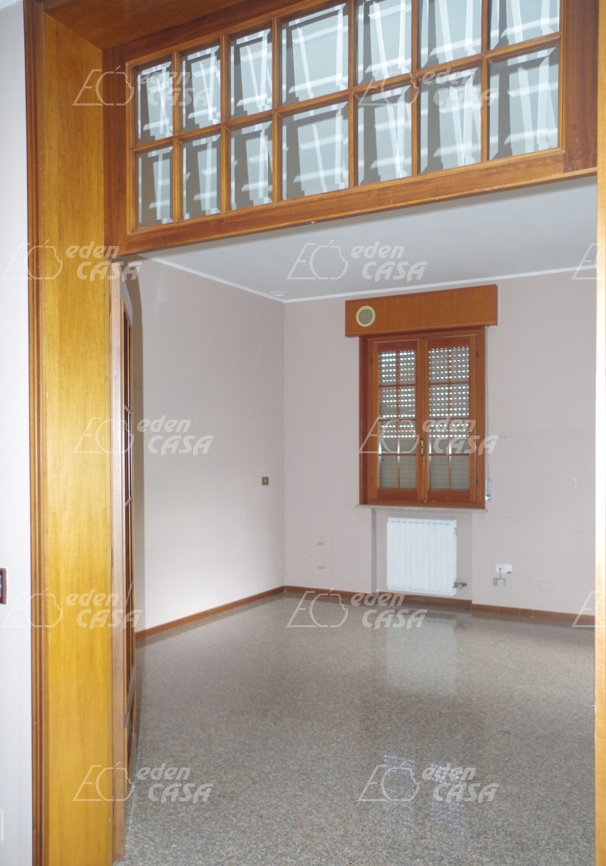 B42-070 - Busseto, bifamiliare 4 camere ingresso indipendente