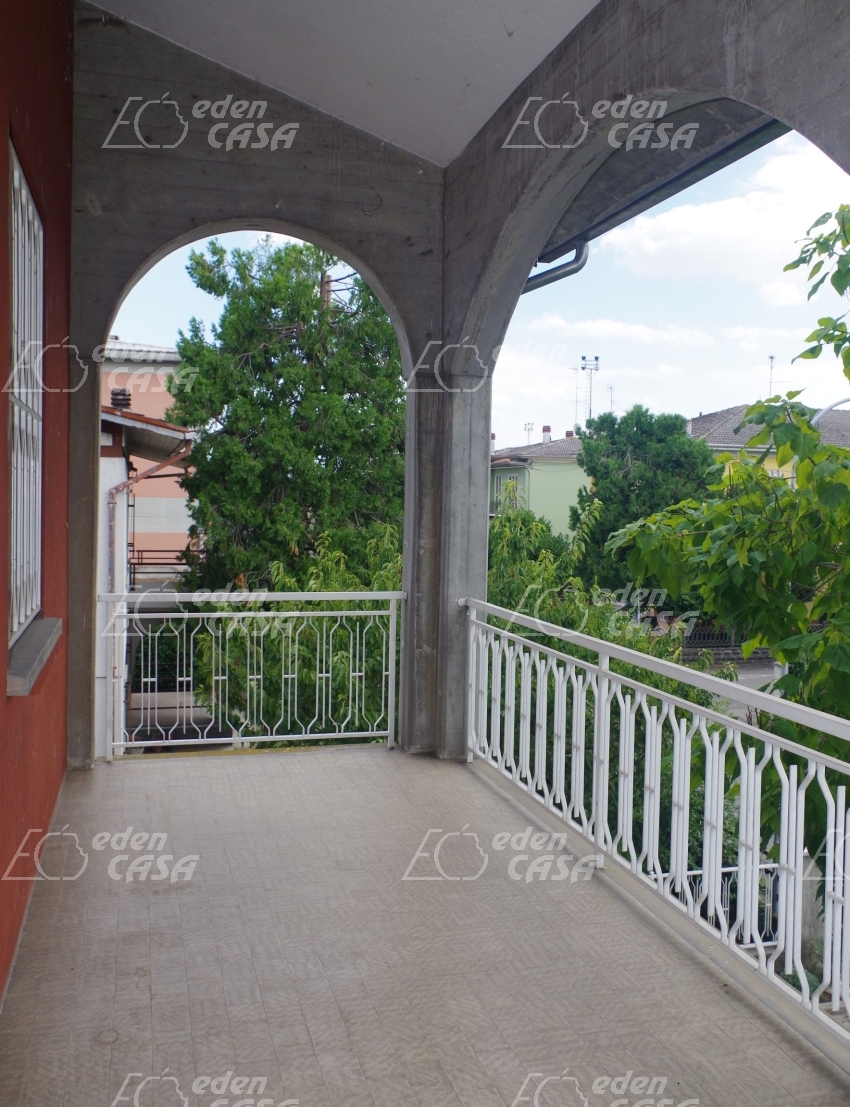 B42-070 - Busseto, bifamiliare 4 camere ingresso indipendente