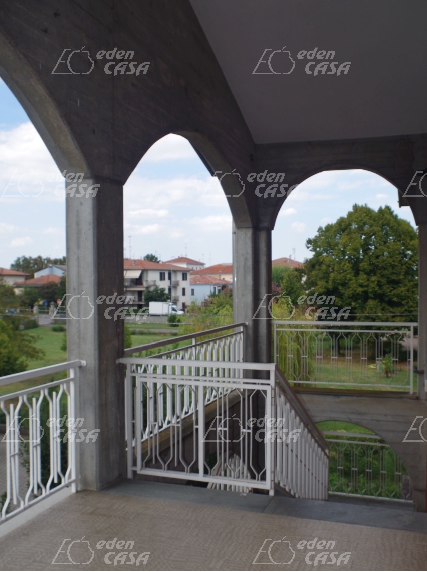 B42-070 - Busseto, bifamiliare 4 camere ingresso indipendente