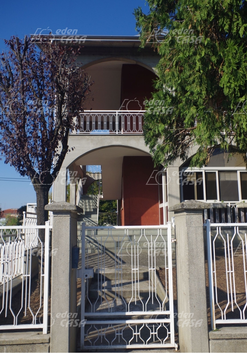 B42-070 - Busseto, bifamiliare 4 camere ingresso indipendente