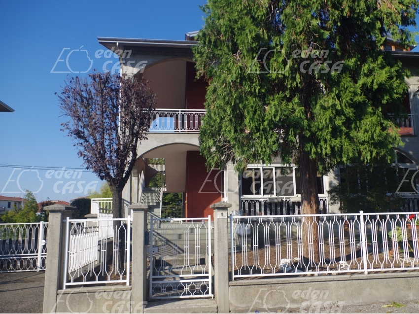 B42-070 - Busseto, bifamiliare 4 camere ingresso indipendente