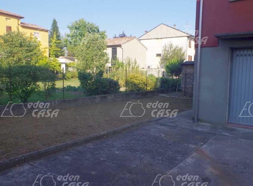 B42-070 - Busseto, bifamiliare 4 camere ingresso indipendente