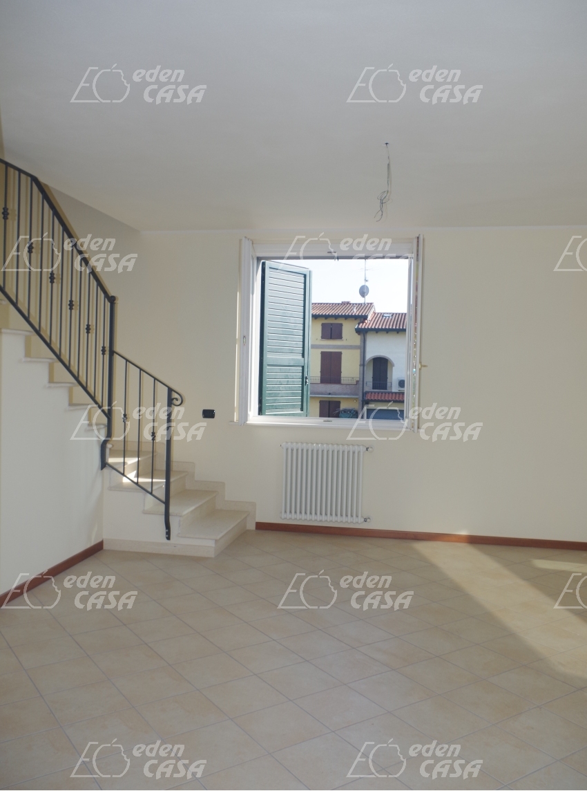 B31-114 - Busseto, porzione di casa ingresso indipendente