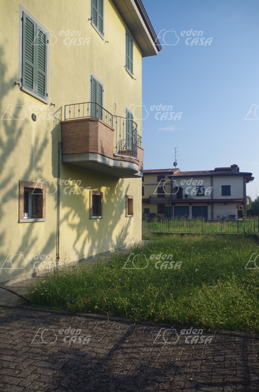 B31-114 - Busseto, porzione di casa ingresso indipendente