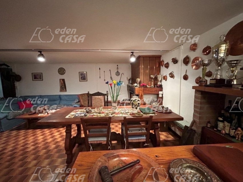FC30 - Capannone commerciale con abitazione annessa 