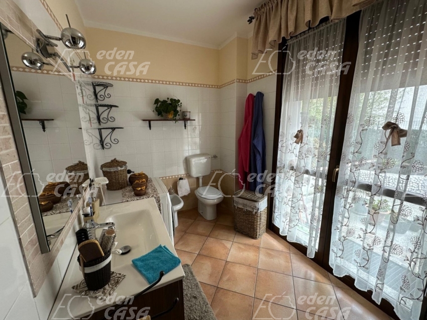 SVS67 - VILLA A SCHIERA