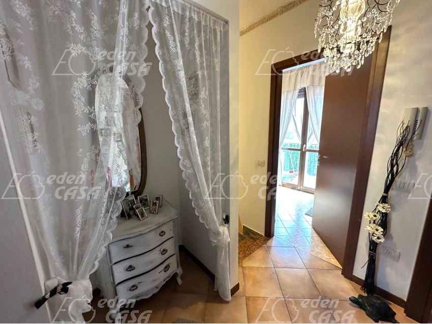 SVS67 - VILLA A SCHIERA