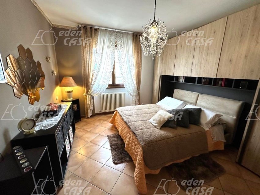 SVS67 - VILLA A SCHIERA