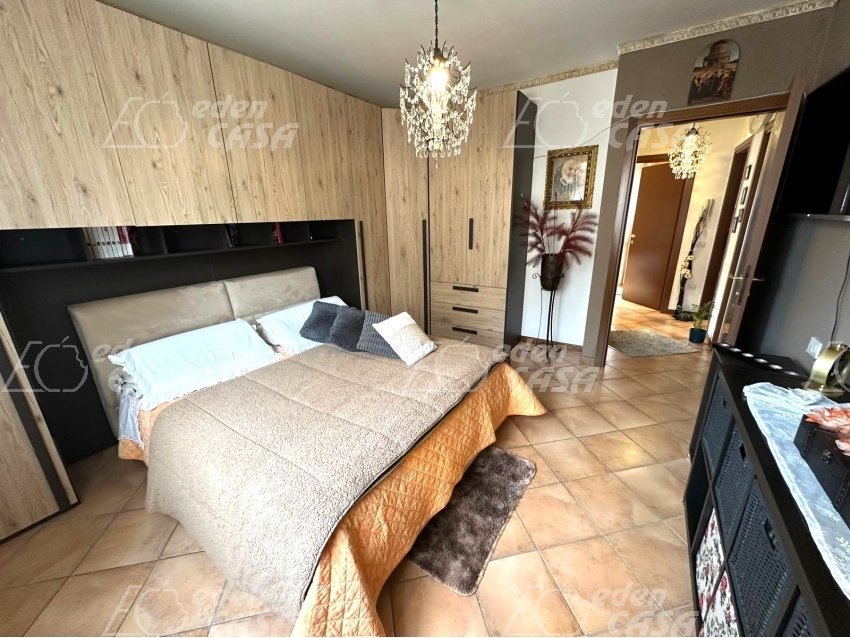 SVS67 - VILLA A SCHIERA