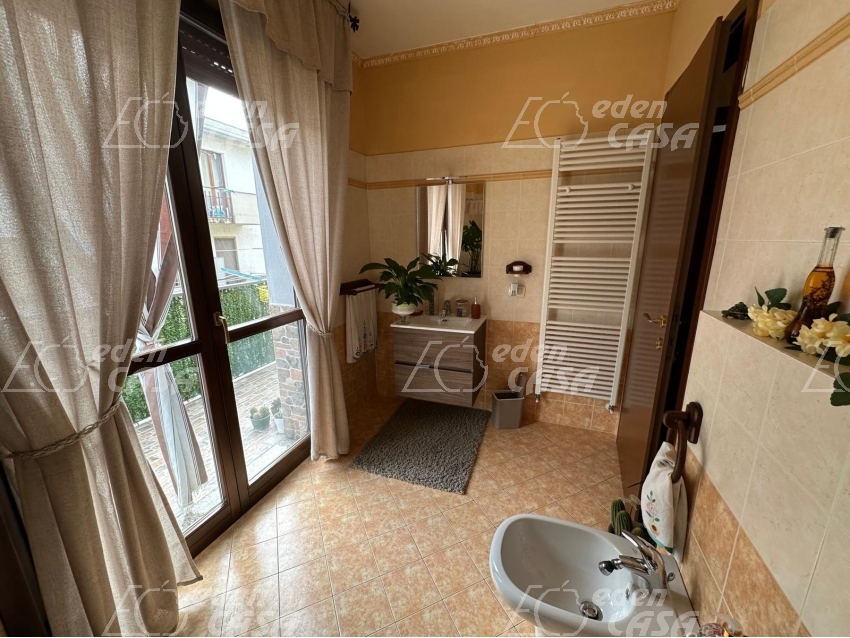 SVS67 - VILLA A SCHIERA
