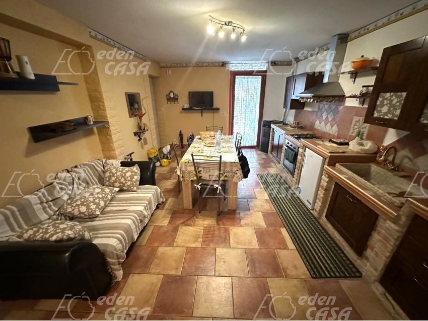 SVS67 - VILLA A SCHIERA