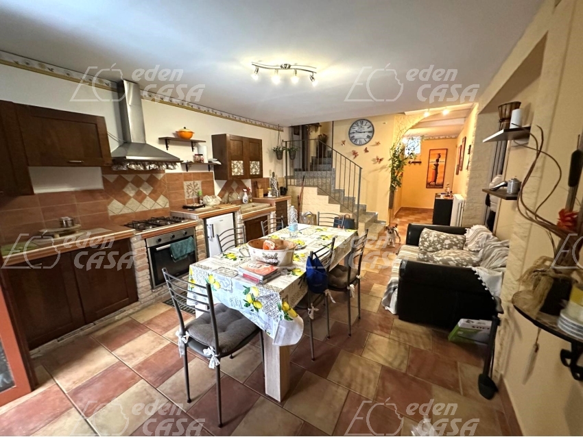 SVS67 - VILLA A SCHIERA