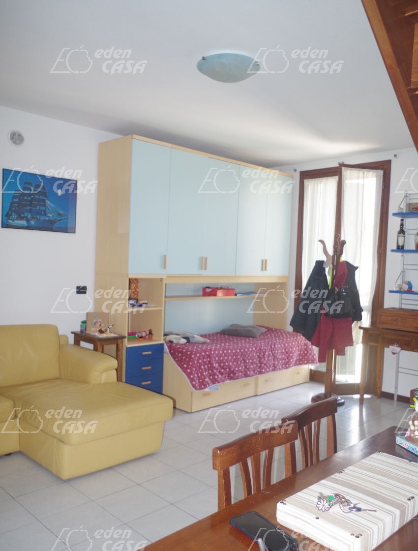 R21-143 - Roccabianca, appartamento 2 camere