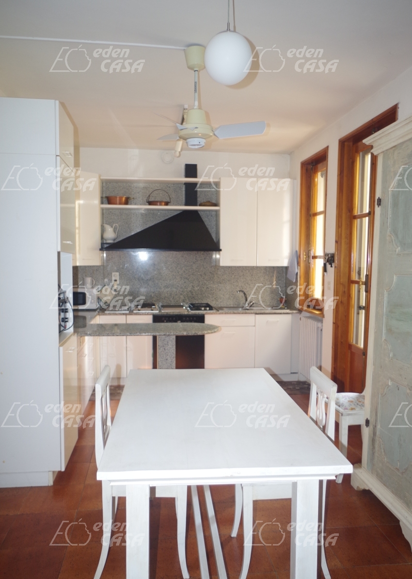 B33-156 - Busseto, bifamigliare 3 camere