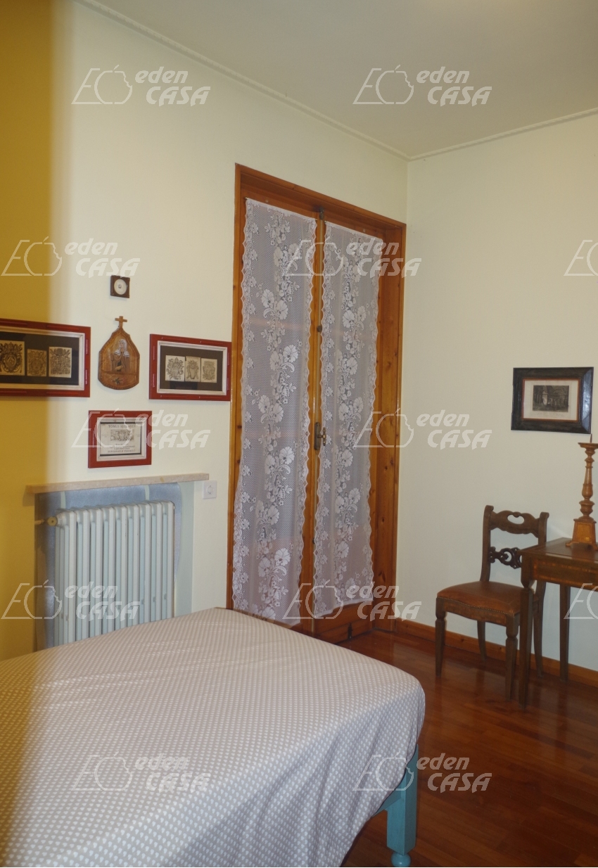 B33-156 - Busseto, bifamigliare 3 camere